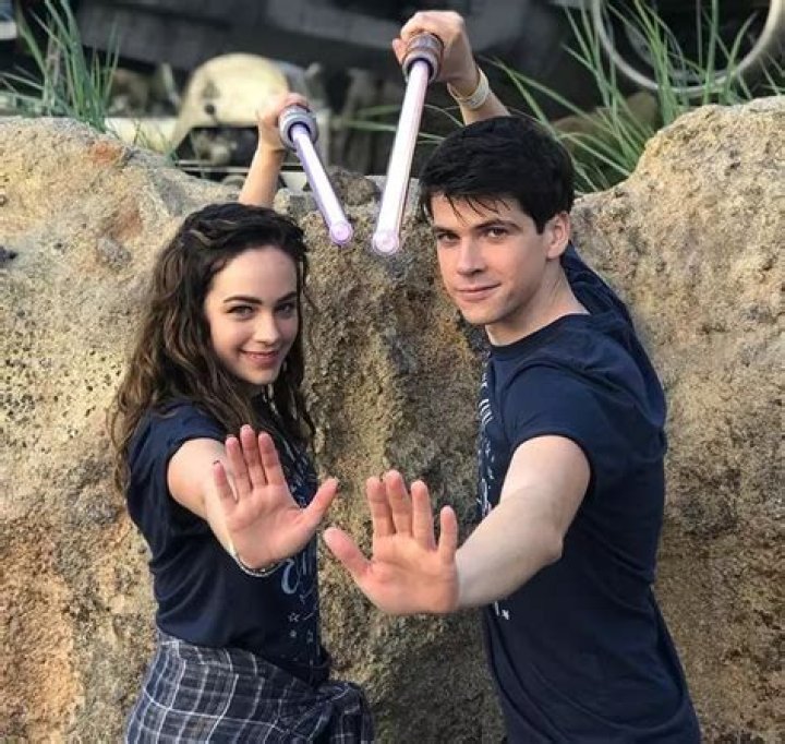 Is Brett Pierce Married? His Bio, Age, Girlfriend (Mary Mouser) and Net worth