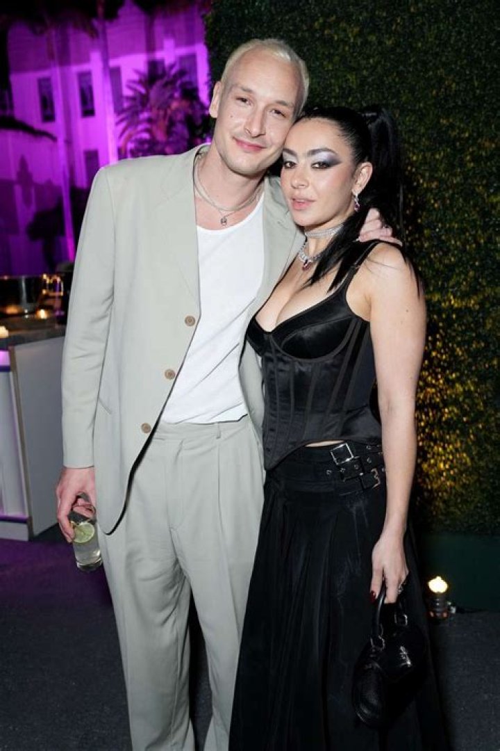
Is Charli XCX Lesbian? Who Is Her Partner- Relationship Timeline With Huck Kwong 