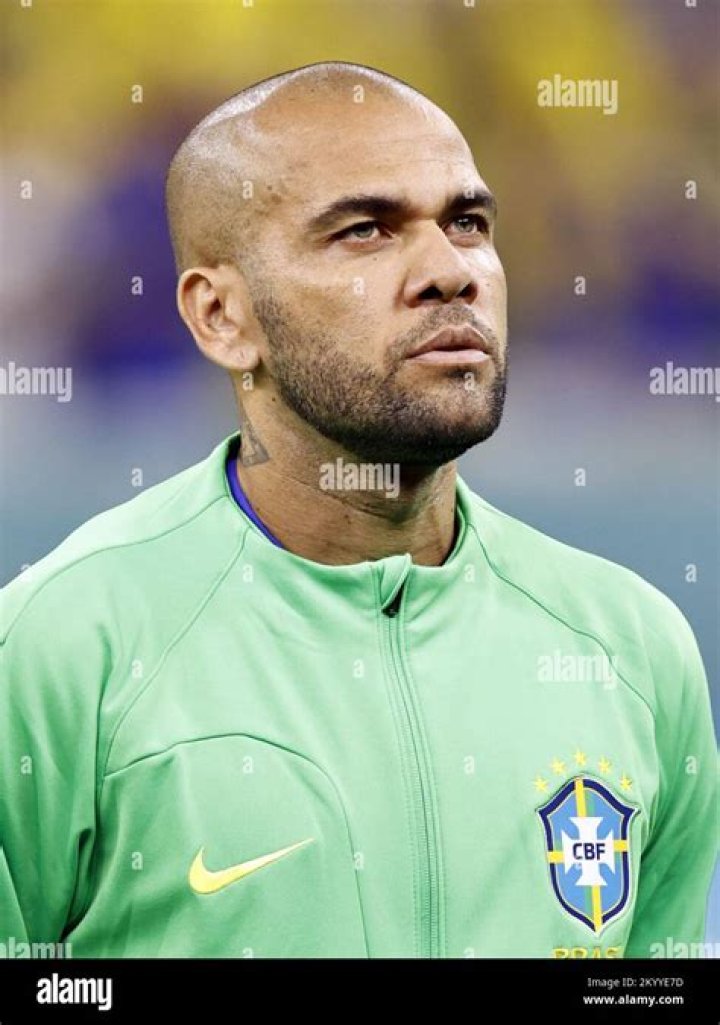 Is Dani Alves Bald Now, What Happened To Brazilian Footballer Hair?