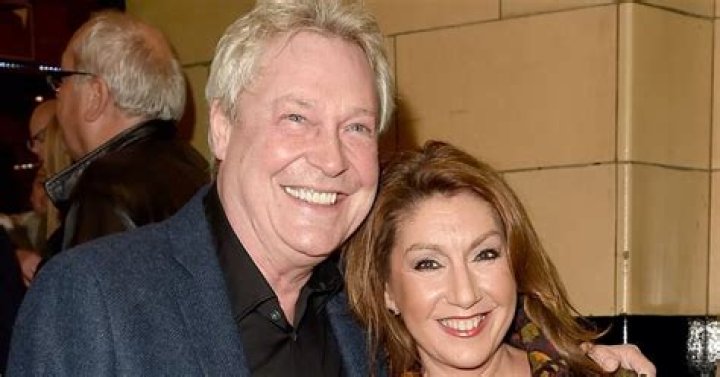 
Is Jane McDonald Jewish & Is She Married Again In 2022 After Demise Of Her Beloved Eddie Rothe? 