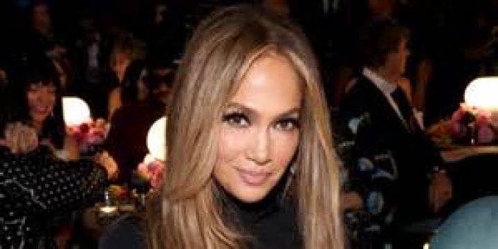 
Jennifer Araoz Height, Weight, Net Worth, Age, Birthday, Wikipedia, Who, Nationality, Biography 