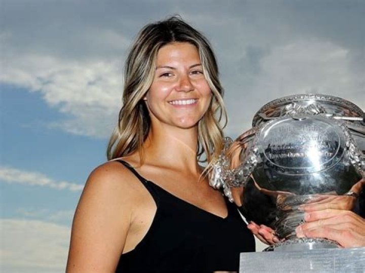 
Jennifer Kovacs Height, Weight, Net Worth, Age, Birthday, Wikipedia, Who, Nationality, Biography 