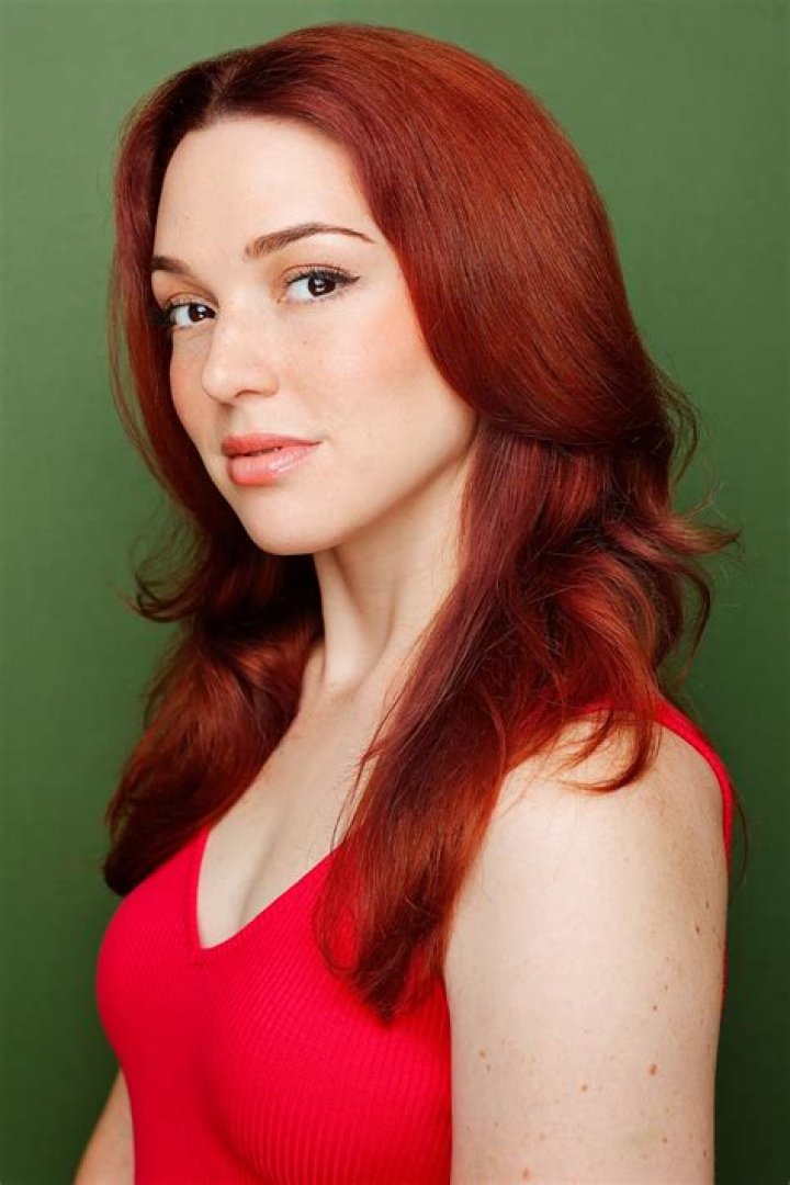 Jennifer Stone Height, Weight, Measurements, Bra Size, Shoe Size