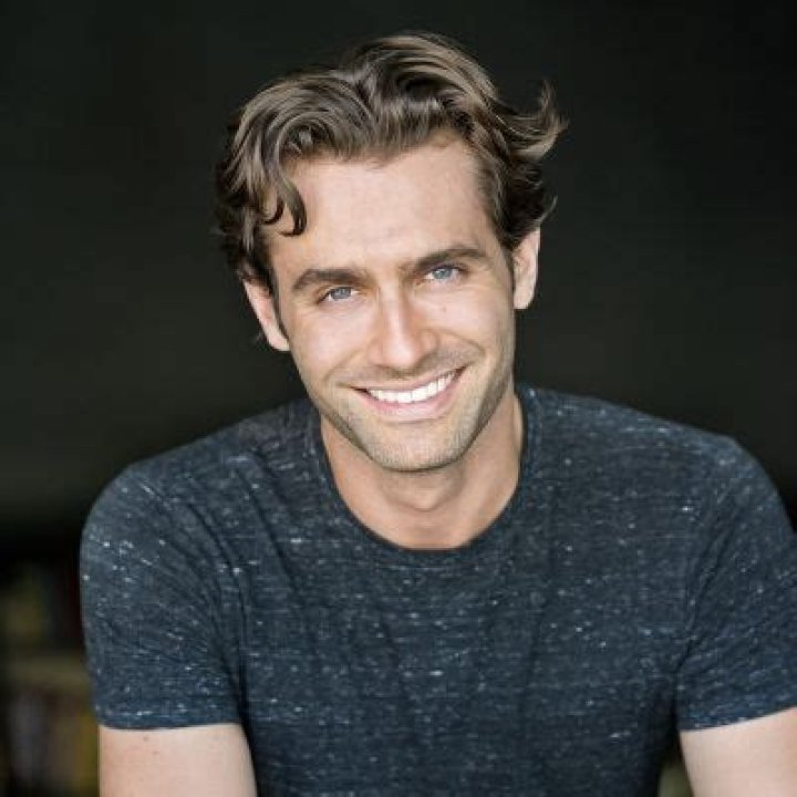 Jonathan Stoddard Height, Weight, Net Worth, Age, Birthday, Wikipedia, Who, Nationality, Biography