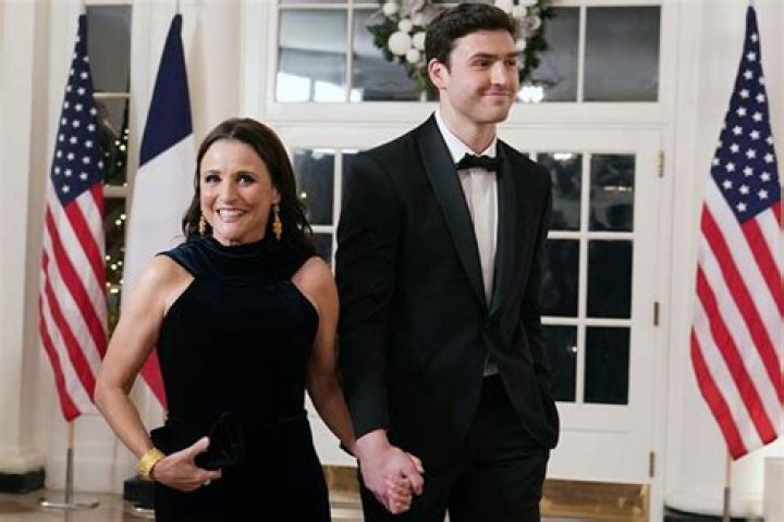 
Julia Louis Dreyfus Brings Son Charlie to White House State Dinner — See the Sweet Photos! 
