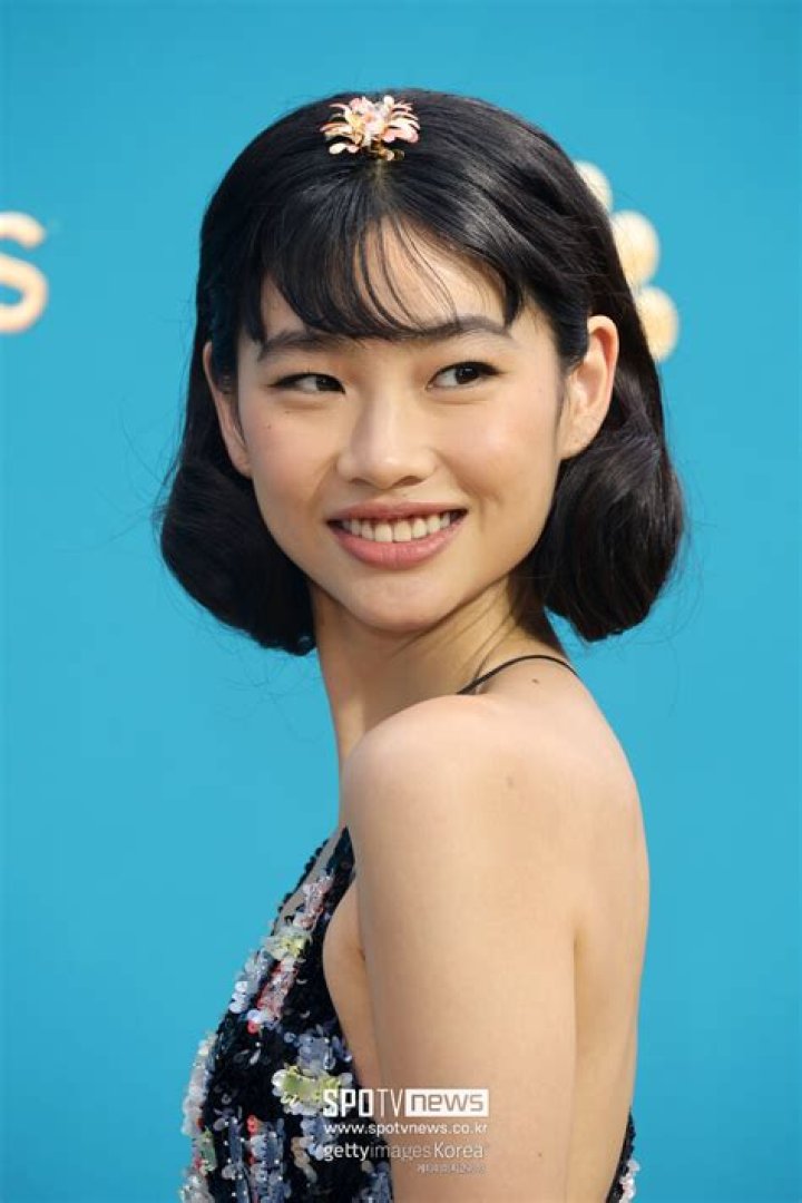 Jung Ho-yeon Height, Weight, Net Worth, Age, Birthday, Wikipedia, Who, Nationality, Biography