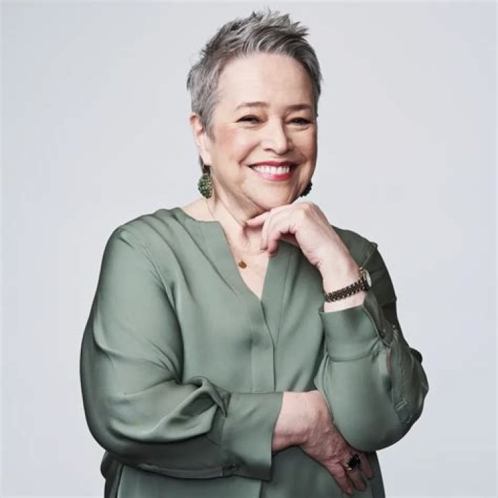 Kathy Bates Gay, Net Worth, Age, Husband, Married, Height, Lesbian, Bio