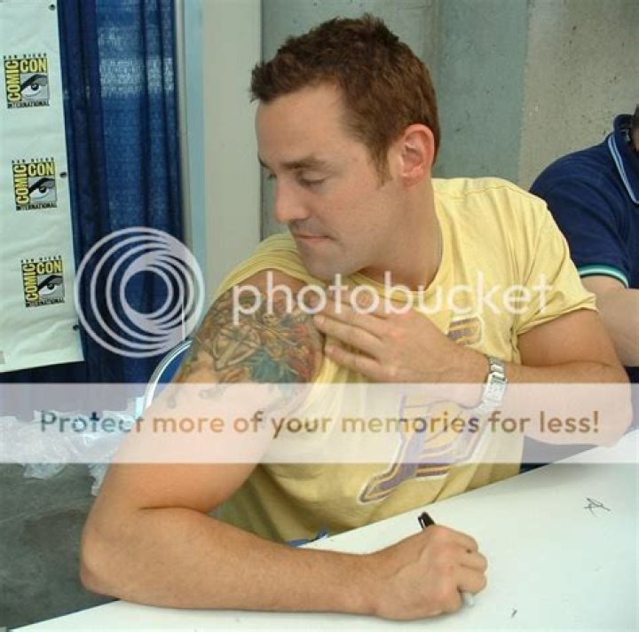 Landon Donovan: dating, net worth, tattoos, smoking & body facts