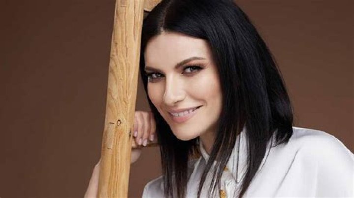 Laura Pausini Height, Weight, Measurements, Bra Size, Shoe Size