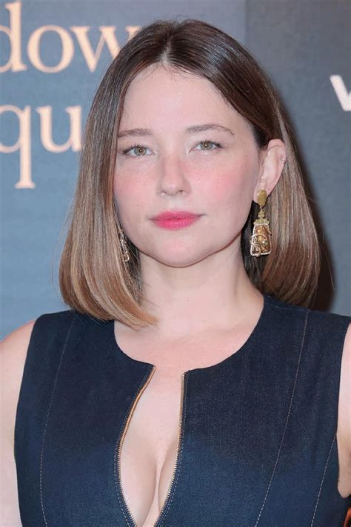 
Laurel Bennett Height, Weight, Net Worth, Age, Birthday, Wikipedia, Who, Nationality, Biography 