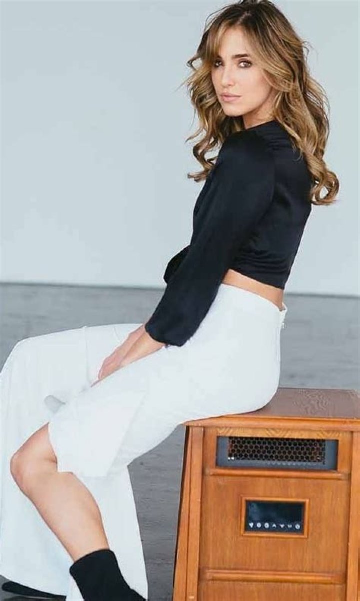 Lauren Swickard Height, Weight, Net Worth, Age, Birthday, Wikipedia, Who, Instagram, Biography