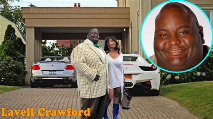 Lavell Crawford: Wife, net worth, tattoos, smoking & body facts