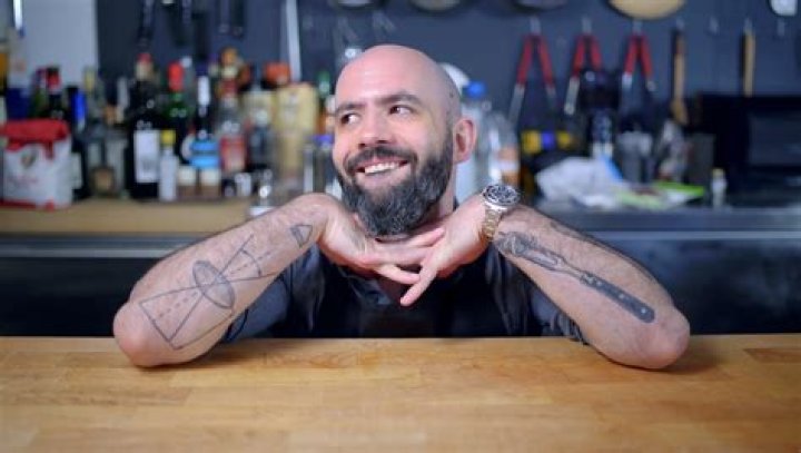 Lewis Black: Wife, net worth, tattoos, smoking & body facts