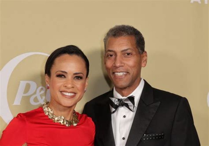 What's Linsey Davis Age? Know Her Wedding Details Along With Her Husband, Baby, Wiki, Parents, And Height