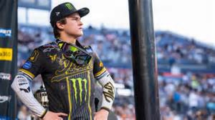 Louise Downie Net Worth