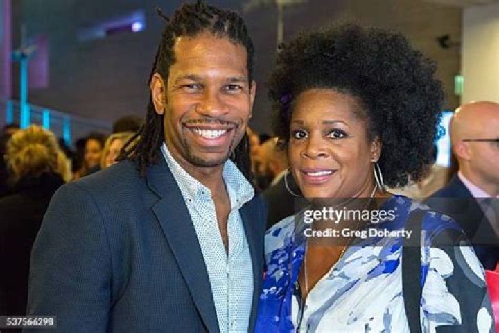 LZ Granderson Age, Wiki, Biography, Wife, Children, Salary, Net Worth, Parents