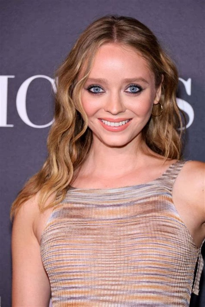 Madeleine Arthur Height, Weight, Body Measurements, Bra Size, Shoe Size