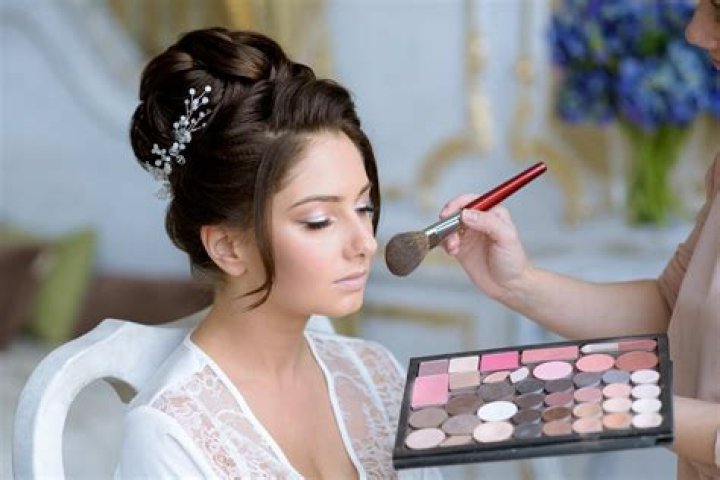 Makeup Artist Archives – Wealthy Celebrity
