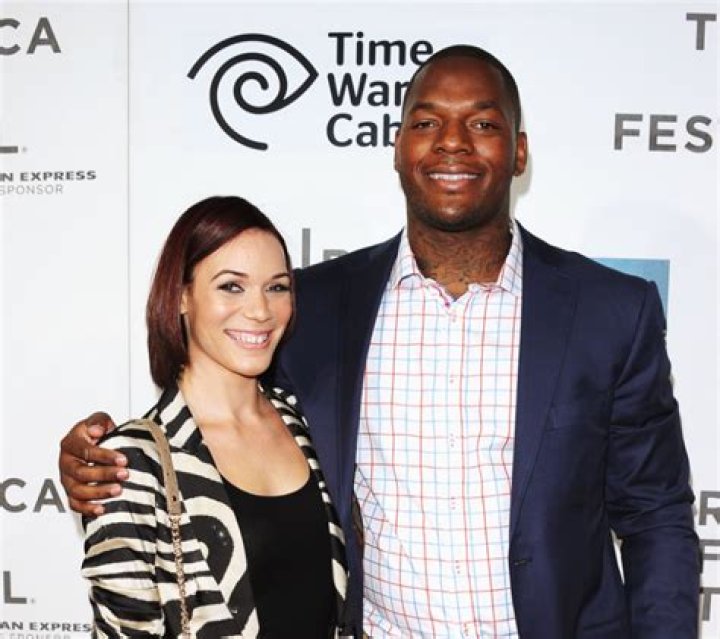 
Martellus Bennett Wife Siggi Walker and Family Life 