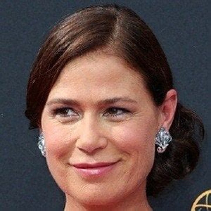 Maura Tierney Bio, Age, Husband, Career, Cancer, Movies and Net Worth