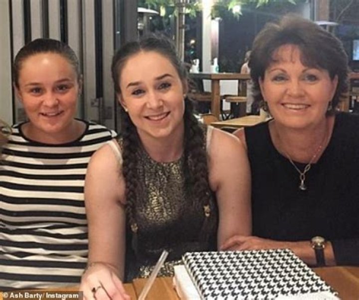 Meet Ash Barty Sister On Instagram- Sara Barty Career Details Explored