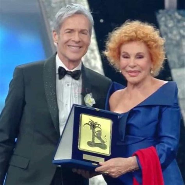 
Meet Beloved Italian Pop artist Ornella Vanoni 