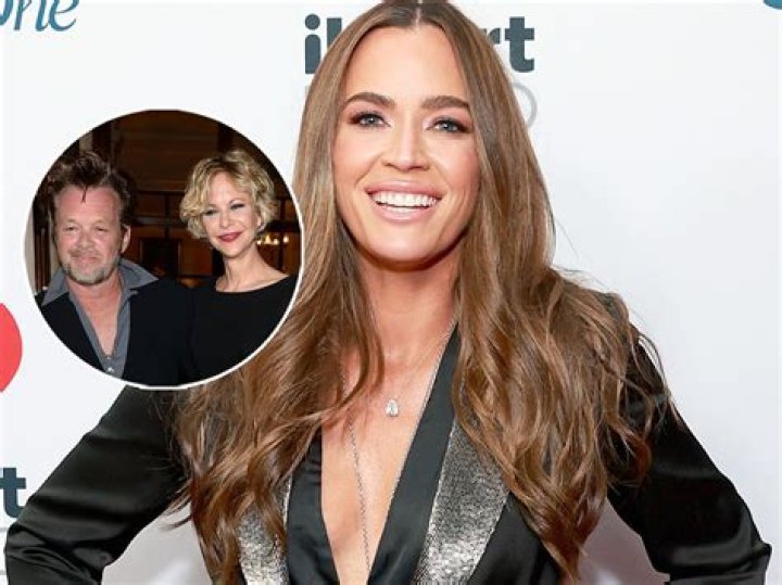 
Meredith Mickelson’s Wiki Biography, age, height. Who is she dating now? 