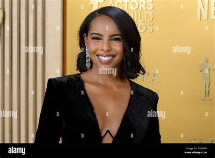 Mona Kosar Abdi Age, Salary, Husband, Married, Parents, Net Worth, Wiki, Biography ,Heritage