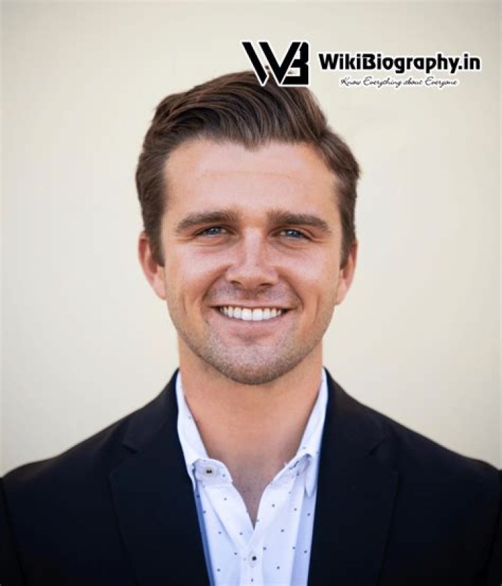 NaPoM (Musical artist) Bio, Age, Height, Family, Wife, Net Worth and Career