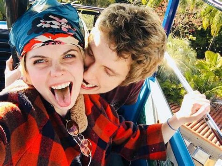 
Nat Zang is not married to wife: Dating a girlfriend, Gracie Gillam, since 2017 