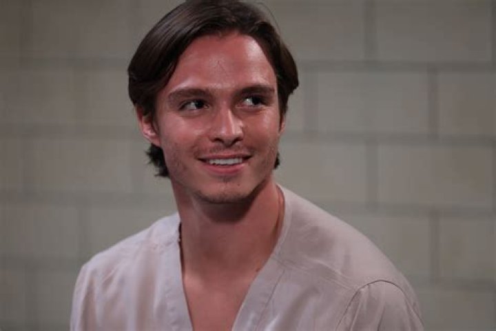 Nicholas Alexander Chavez – Meet New Spencer Cassadine On General Hospital