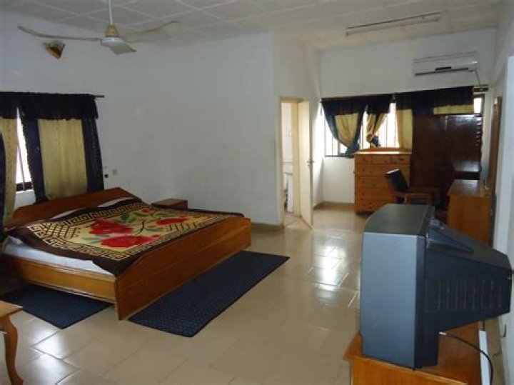 RABONNI GUEST HOUSE, Warri