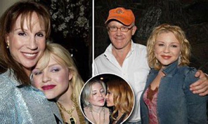 
Raymond Van Barneveld Has Two Daughters, Daisy And Patty Van Barneveld 