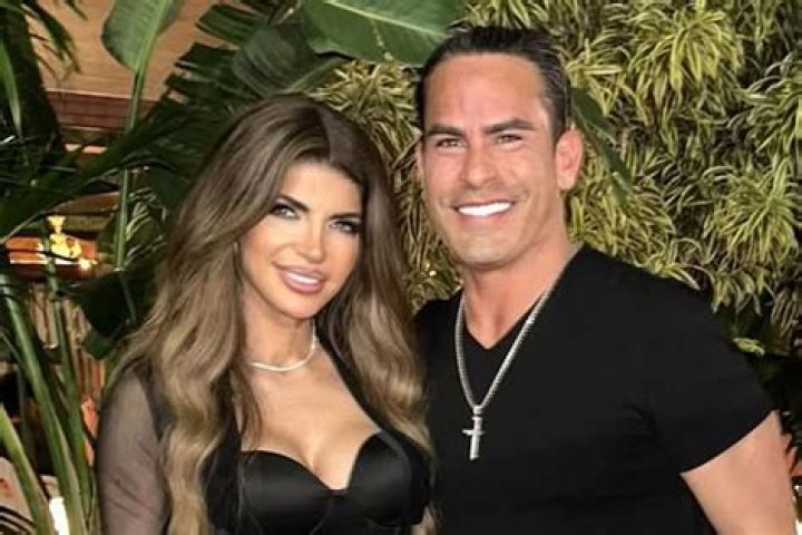 
Real Housewife Star Teresa Giudice Got Married To Luis Ruelas 