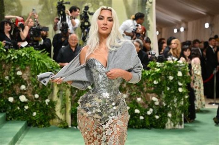 
“Rude for no reason”: Video of Kendall Jenner throwing shade at Gigi Hadid at Met Gala 2023 sparks debate online 