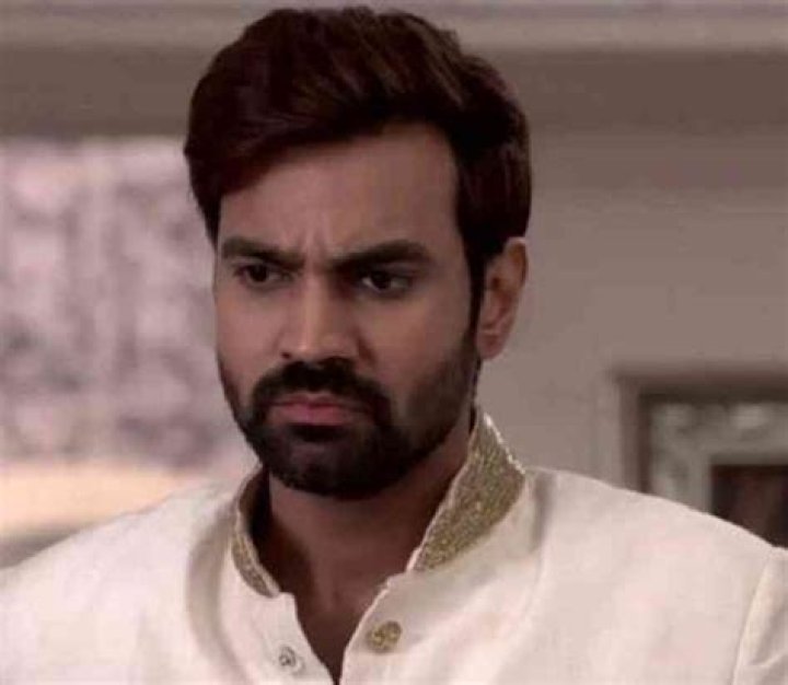 Rujut Dahiya Height, Weight, Net Worth, Age, Birthday, Wikipedia, Who, Instagram, Biography