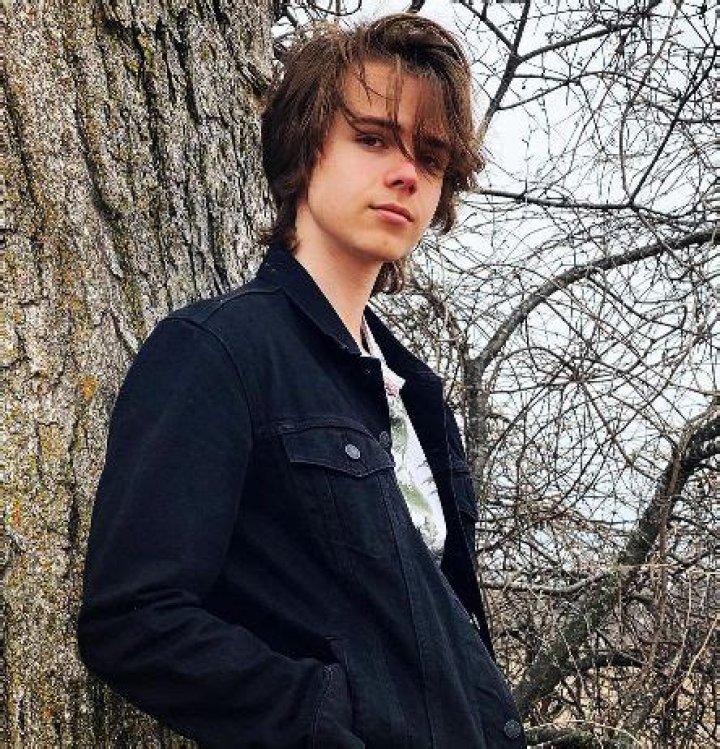 Sam Ashe Arnold Wikipedia, Biography , Age, Girlfriend Instagram: Are You Afraid Of The Dark