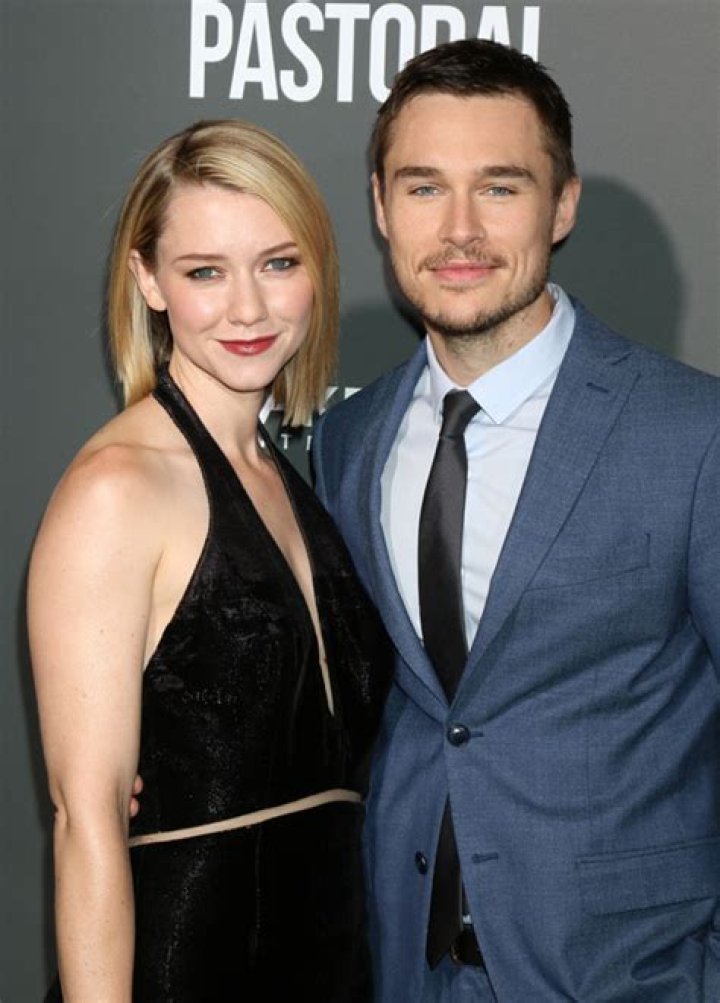 
Sam Underwood Height, Weight, Net Worth, Age, Birthday, Wikipedia, Who, Nationality, Biography 