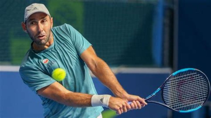 Santiago González Net Worth