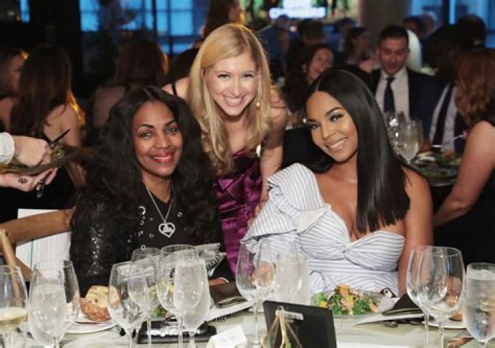 Sara Eisen Height, Weight, Net Worth, Age, Birthday, Wikipedia, Who, Instagram, Biography