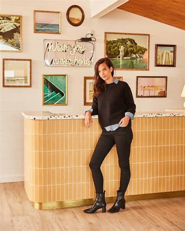 
Sarah Sklash Height, Weight, Net Worth, Age, Birthday, Wikipedia, Who, Nationality, Biography 