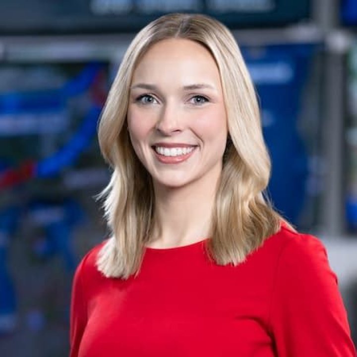 Shannon Rousseau Bio, Wiki, Age, Height, Husband, KTTC, and Net Worth.