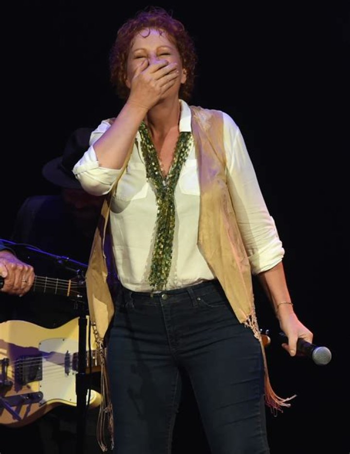 Shelly Batt Net Worth