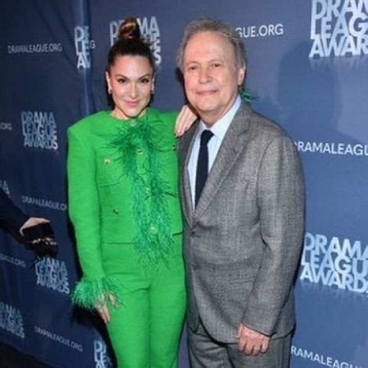 Shoshana Bean Net Worth