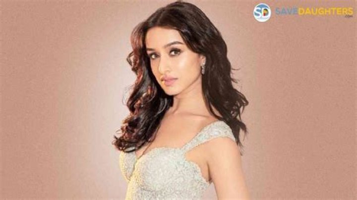 Shraddha Kapoor Height, Weight, Net Worth, Age, Birthday, Wikipedia, Who, Instagram, Biography