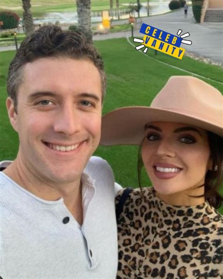 
Skyler Samuels Boyfriend Keegan Allen and Dating Life, Is She Married? 