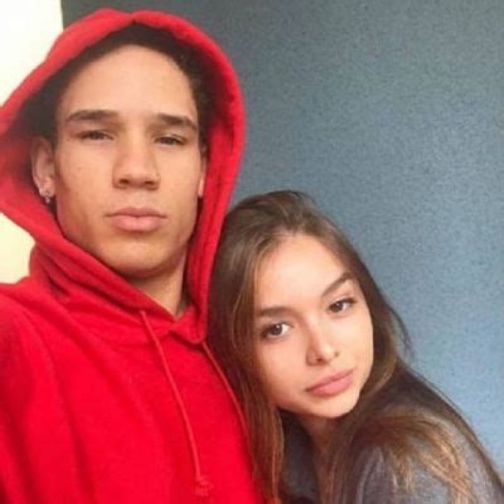 Sophie Mudd Boyfriend | Is She Dating Anyone | Parents & Siblings Details