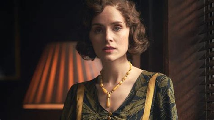 Sophie Rundle Height, Weight, Measurements, Bra Size, Shoe Size