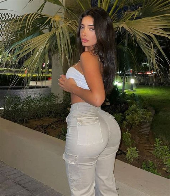 Stephanie Beatriz Bio, Wiki, Boyfriend, Wedding, Net worth, Sexuality, Parents