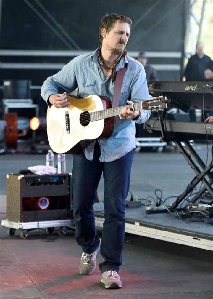 Sturgill Simpson Height, Weight, Net Worth, Age, Birthday, Wikipedia, Who, Nationality, Biography